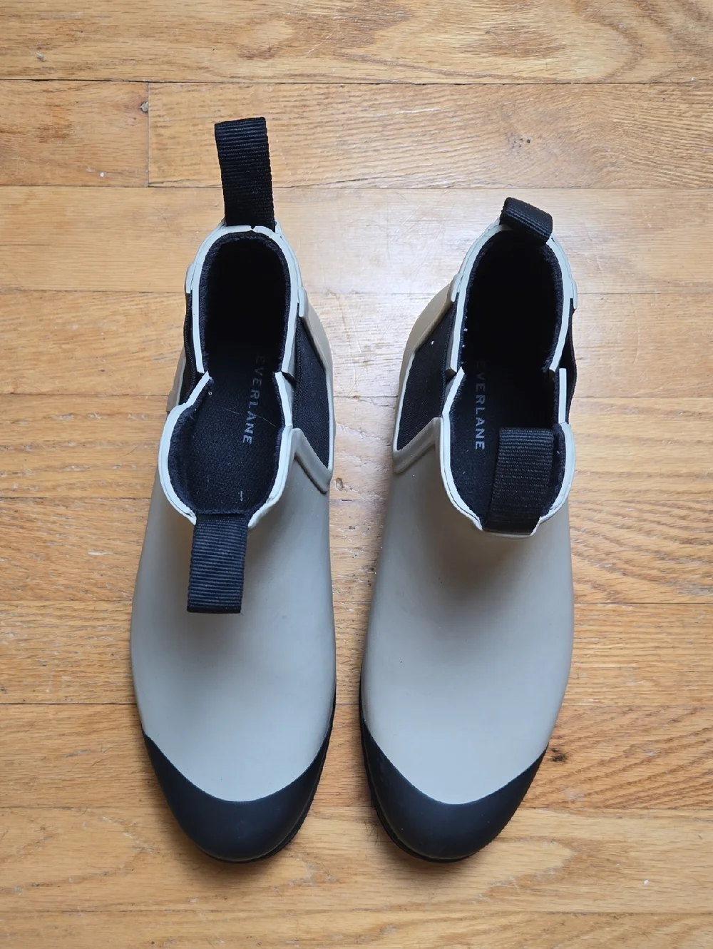 Everlane stone/black rubber ankle rain boots